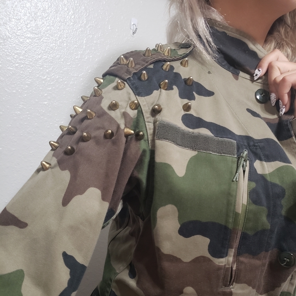 Women's Spiked Camouflage Military Jacket, Size M - Picture 9 of 17